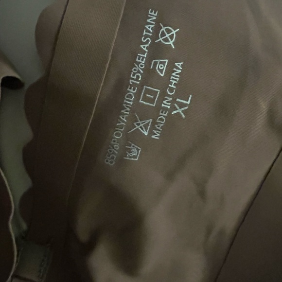 3 comfy bras.Scalloped bottom,padded inserts, adj strap.Never worn,no tags. - Picture 3 of 3